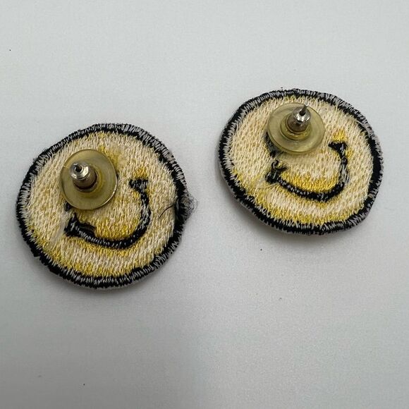 Vintage Handmade Smiley Face Embroidered Stud Earrings - Picture 3 of 5